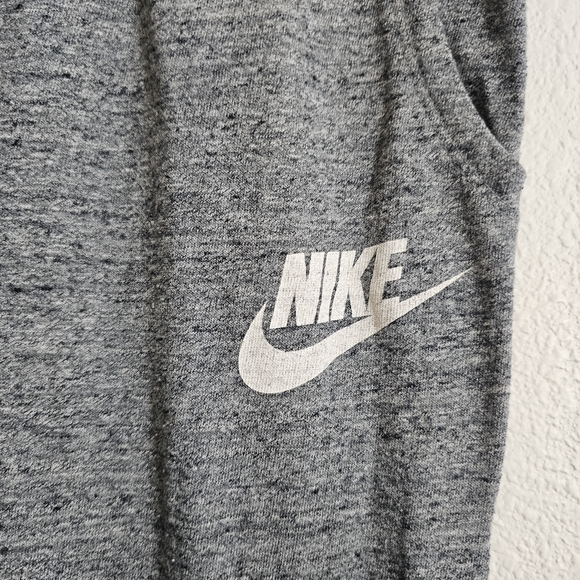 Nike Charcoal Gray Capri Sweatpants - Picture 2 of 7